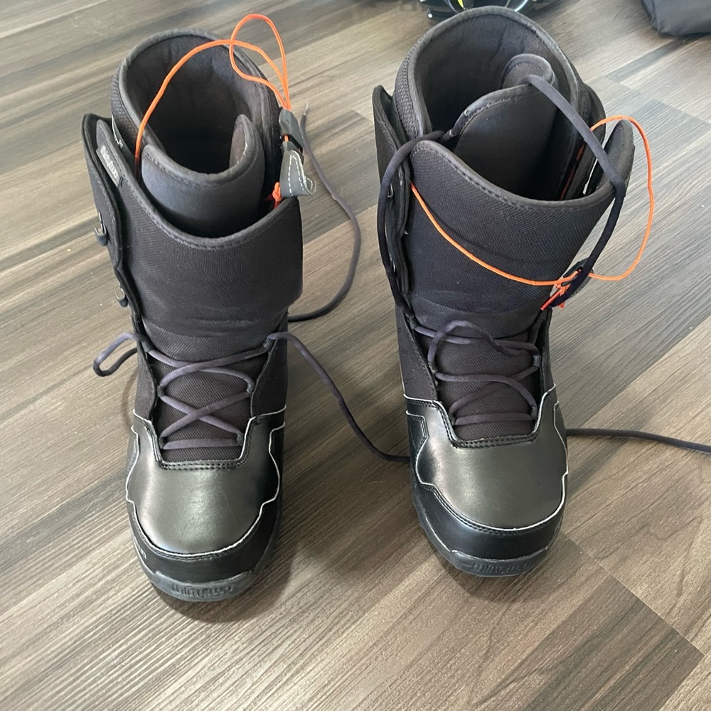Mens Thirty two brand snowboard boots